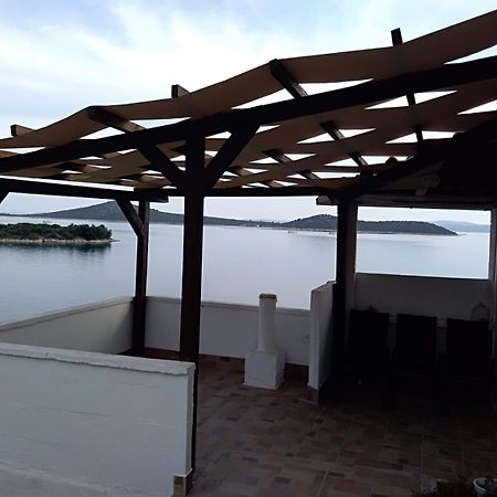 Alleinstehendes Haus Am Meer Robinson Tkon Exterior photo