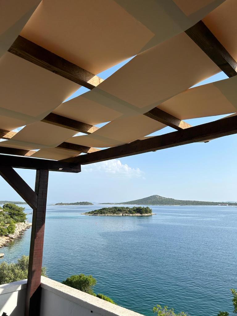 Alleinstehendes Haus Am Meer Robinson Tkon Exterior photo